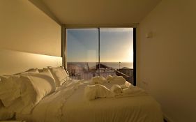 Boutique Rentals- Bliss By The Sea Apt- Ocean Views In Foz Beach